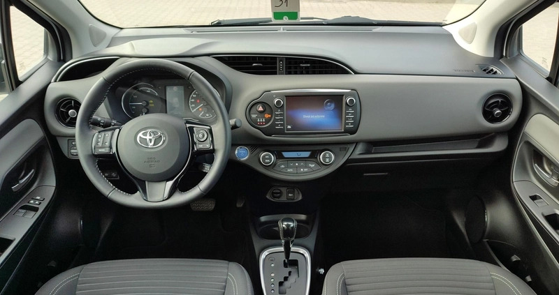 Toyota Yaris cena 67900 przebieg: 26470, rok produkcji 2019 z Wołów małe 301